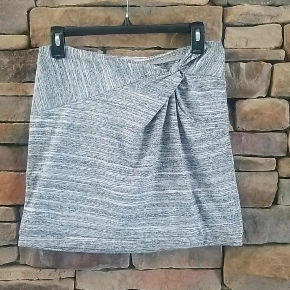 Fabletics Leona Skirt. NWOT